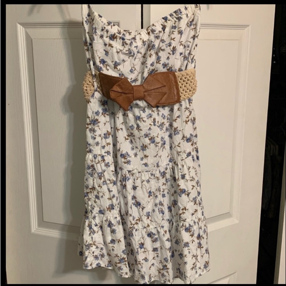 White floral strapless dress